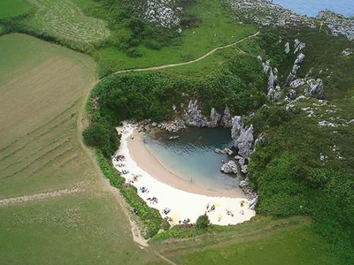 playa playa gulpiyuri llanes asturias