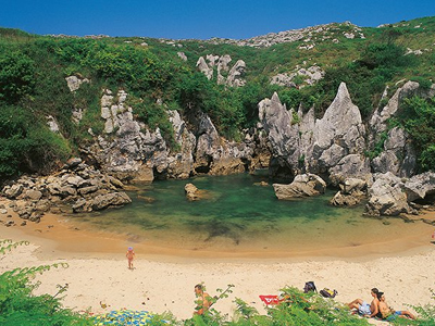 playa playa gulpiyuri llanes asturias